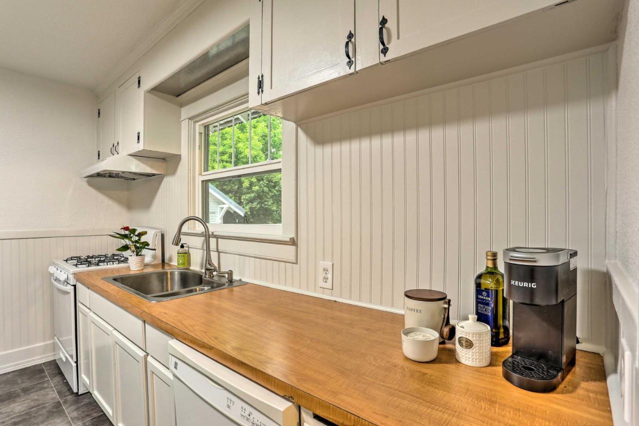 Pet-Friendly Baker City Escape With Private Yard! Extérieur photo