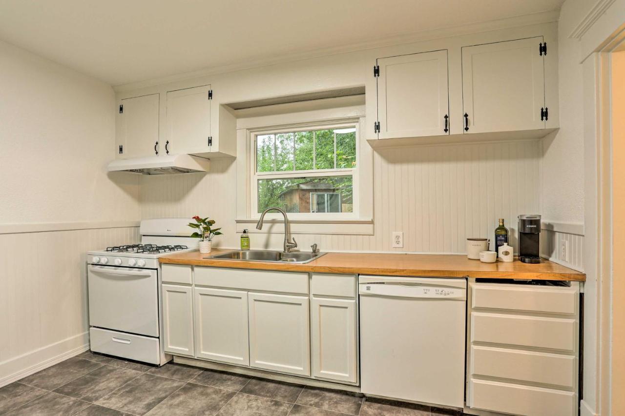 Pet-Friendly Baker City Escape With Private Yard! Extérieur photo