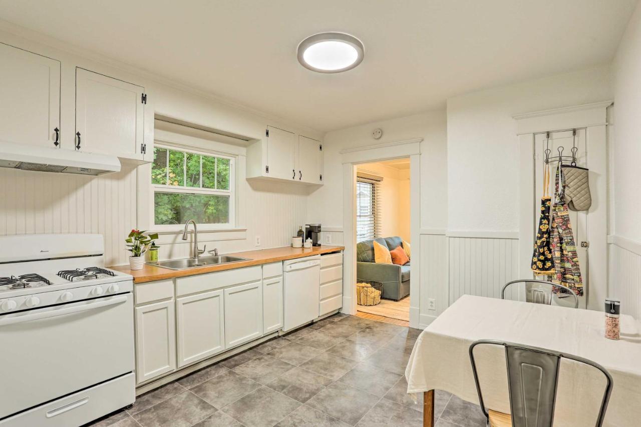 Pet-Friendly Baker City Escape With Private Yard! Extérieur photo